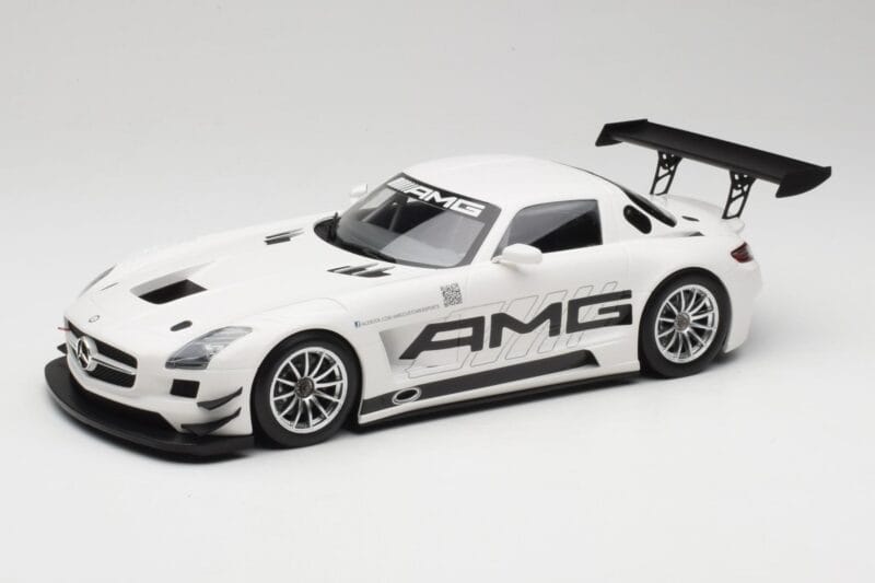 Mercedes AMG SLS C197 GT3 Street Blanc Minichamps 1:18 151123107 Métal Moulé