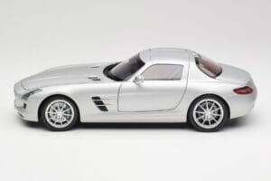 Mercedes SLS AMG C197 Iridium Argent Minichamps 1:18 100039026 Métal Moulé — image 4 sur 8