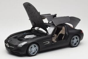 Mercedes SLS AMG C197 Matte Black Minichamps 1:18 100039027 Métal Moulé — image 2 sur 8