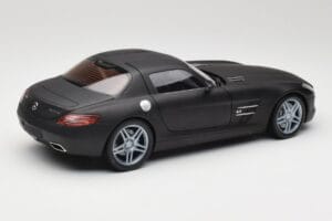 Mercedes SLS AMG C197 Matte Black Minichamps 1:18 100039027 Métal Moulé — image 3 sur 8