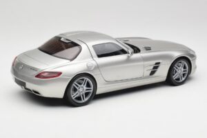 Mercedes SLS AMG C197 Matt Argent Minichamps 1:18 100039029 Métal Moulé — image 3 sur 8