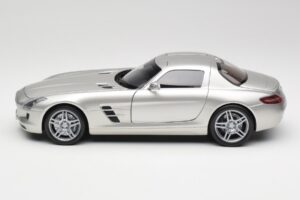 Mercedes SLS AMG C197 Matt Argent Minichamps 1:18 100039029 Métal Moulé — image 4 sur 8