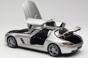 Mercedes SLS AMG C197 Matt Argent Minichamps 1:18 100039029 Métal Moulé — image 5 sur 8