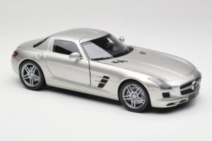 Mercedes SLS AMG C197 Matt Argent Minichamps 1:18 100039029 Métal Moulé — image 6 sur 8