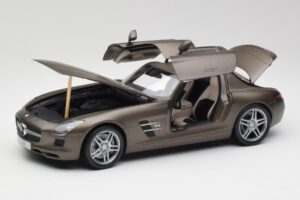 Mercedes SLS AMG C197 Monza Gris Minichamps 1:18 B66960044 Métal Moulé — image 2 sur 8