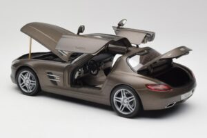 Mercedes SLS AMG C197 Monza Gris Minichamps 1:18 B66960044 Métal Moulé — image 5 sur 8