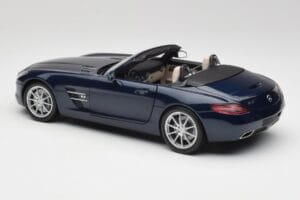 Mercedes SLS AMG R197 Roadster South Seas Bleu Minichamps 1:18 100039031 Métal Moulé — image 7 sur 8