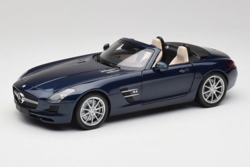 Mercedes SLS AMG R197 Roadster South Seas Bleu Minichamps 1:18 100039031 Métal Moulé