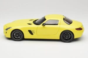 Mercedes SLS AMG C197 Jaune Minichamps 1:18 100039022 Métal Moulé — image 4 sur 8