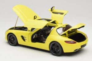 Mercedes SLS AMG C197 Jaune Minichamps 1:18 100039022 Métal Moulé — image 5 sur 8