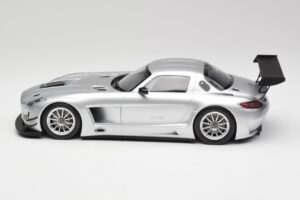 Mercedes SLS AMG GT3 C197 Street Argent Minichamps 1:18 151113100 Métal Moulé — image 3 sur 6
