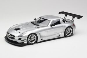 Mercedes SLS AMG GT3 C197 Street Argent Minichamps 1:18 151113100 Métal Moulé