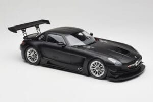 Mercedes SLS AMG GT3 C197 Street Mat Noir Minichamps 1:18 151113101 Métal Moulé — image 4 sur 6