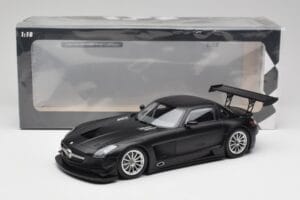 Mercedes SLS AMG GT3 C197 Street Mat Noir Minichamps 1:18 151113101 Métal Moulé — image 6 sur 6