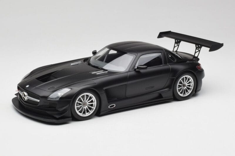 Mercedes SLS AMG GT3 C197 Street Mat Noir Minichamps 1:18 151113101 Métal Moulé