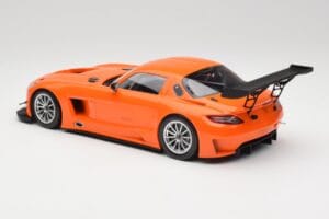 Mercedes SLS AMG GT3 C197 Street Orange Minichamps 1:18 151113105 Métal Moulé — image 5 sur 6