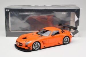 Mercedes SLS AMG GT3 C197 Street Orange Minichamps 1:18 151113105 Métal Moulé — image 6 sur 6