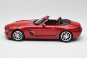 Mercedes SLS AMG R197 Roadster Le Mans Rouge Minichamps 1:18 100039030 Métal Moulé — image 4 sur 8