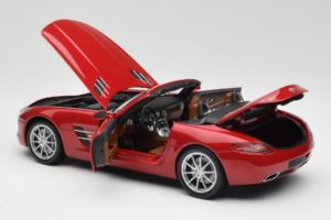 Mercedes SLS AMG R197 Roadster Le Mans Rouge Minichamps 1:18 100039030 Métal Moulé — image 5 sur 8