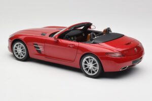 Mercedes SLS AMG R197 Roadster Le Mans Rouge Minichamps 1:18 100039030 Métal Moulé — image 7 sur 8