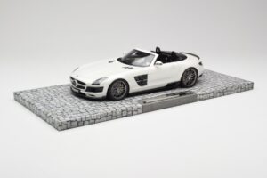 Mercedes Brabus SLS AMG 700 Biturbo Roadster Pearl Blanc Minichamps 1:18 107032130 Métal Moulé