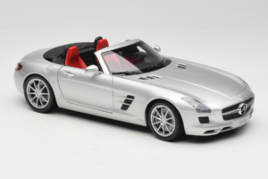 Mercedes SLS AMG Roadster Iridium Argent Minichamps 1:18 B66960078 Métal Moulé — image 6 sur 8