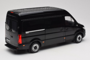 Mercedes Sprinter Noir Norev 1:18 183041 Métal Moulé — image 3 sur 8