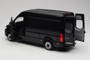 Mercedes Sprinter Noir Norev 1:18 183041 Métal Moulé — image 5 sur 8