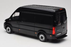 Mercedes Sprinter Noir Norev 1:18 183041 Métal Moulé — image 7 sur 8