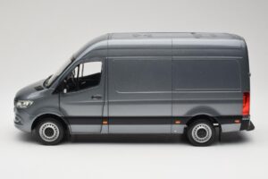 Mercedes Sprinter W907 Fourgon Selenite Grey Metallic Norev 1:18 B66004163 Métal Moulé — image 4 sur 8