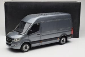 Mercedes Sprinter W907 Fourgon Selenite Grey Metallic Norev 1:18 B66004163 Métal Moulé — image 8 sur 8