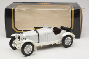 Mercedes SSKL Blanc 1931 Bburago 1:18 3002-M2 Métal Moulé — image 6 sur 6