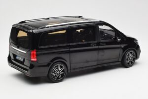 Mercedes V-Class W447 AMG Line Noir Norev 1:18 183860 Métal Moulé — image 3 sur 6