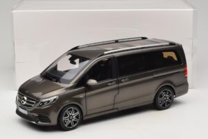 Mercedes V-Class W447 AMG Line Indium Grey Norev 1:18 183873 Métal Moulé — image 8 sur 8