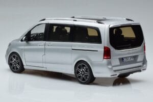 Mercedes V-Class V260 AMG Line Argent Norev 1:18 183871 Métal Moulé — image 7 sur 10