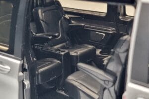 Mercedes V-Class V260 AMG Line Argent Norev 1:18 183871 Métal Moulé — image 9 sur 10