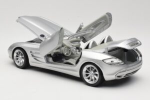 Mercedes Vision SLR Roadster Argent Maisto 1:18 B66962107 Métal Moulé — image 5 sur 8