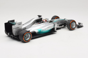 Mercedes W05 #44 L. Hamilton Mercedes AMG Petronas Malaysian Grand Prix Winner 2014 Minichamps 1:18 110140144 Métal Moulé — image 2 sur 7