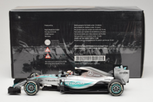 Mercedes W06 #44 L. Hamilton F1 World Champion 2015 Dealer Edition Minichamps 1:18 B66960539 Métal Moulé — image 6 sur 7