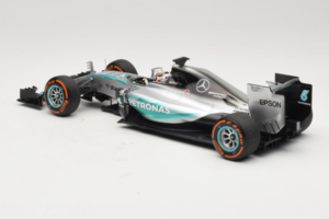 Mercedes W06 #44 L. Hamilton Mercedes AMG Petronas Japanese Grand Prix Winner 2015 Minichamps 1:18 110150344 Métal Moulé — image 5 sur 7