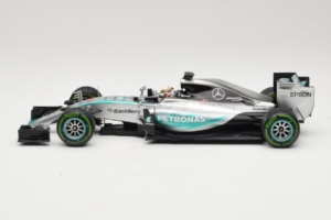Mercedes W06 #44 L. Hamilton Mercedes AMG Petronas United States Grand Prix Winner World Champion 2015 Minichamps 1:18 110150 — image 3 sur 7