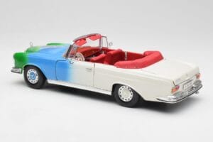 Mercedes 280SE W108 Tricolor Maisto 1:18 56014 Métal Moulé — image 7 sur 8