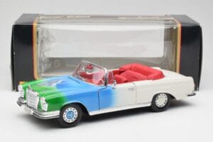 Mercedes 280SE W108 Tricolor Maisto 1:18 56014 Métal Moulé — image 8 sur 8