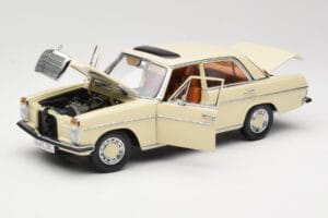 Mercedes W115 Strich 8 Crème Sun Star 1:18 4581 Métal Moulé — image 2 sur 8