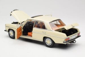 Mercedes W115 Strich 8 Crème Sun Star 1:18 4581 Métal Moulé — image 5 sur 8