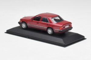 Mercedes 300D W124 Rouge Minichamps 1:43 3209 Métal Moulé — image 3 sur 4
