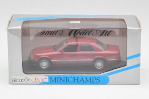 Mercedes 300D W124 Rouge Minichamps 1:43 3209 Métal Moulé — image 4 sur 4