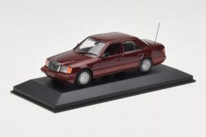 Mercedes W124 Dark Red Metallic Minichamps 1:43 MB002 Métal Moulé — image 2 sur 4