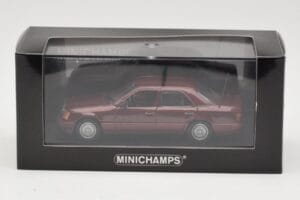 Mercedes W124 Dark Red Metallic Minichamps 1:43 MB002 Métal Moulé — image 4 sur 4