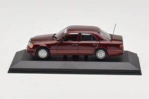 Mercedes W124 Dark Red Metallic Minichamps 1:43 MB002 Métal Moulé